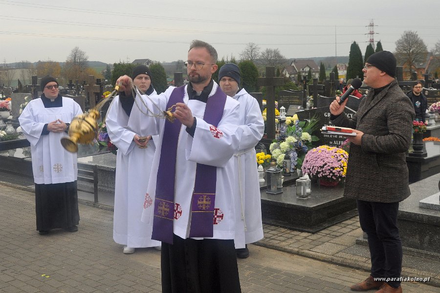 077 Procesja na nowym cmentarzu.jpg